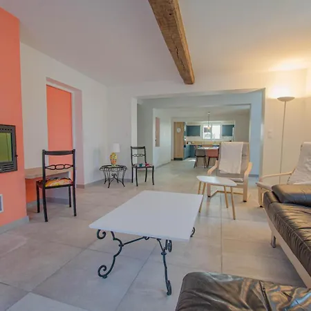 Le Clos De La Digue Дом отдыха *